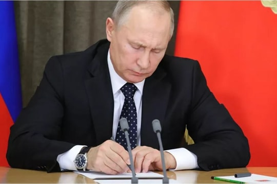 Tổng thống Putin ký đạo luật loại bỏ Hiệp ước Bầu trời Mở