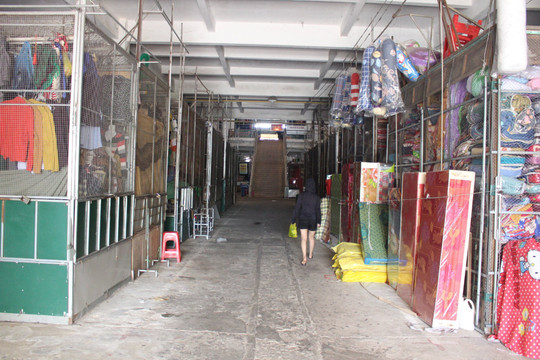 Tiểu thương chợ lớn nhất Hà Tĩnh chủ động đóng quầy phòng dịch
