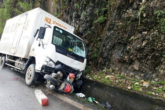 Một phụ nữ tử vong tại chỗ sau khi va chạm với ô tô
