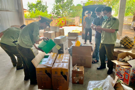 Thừa Thiên - Huế: Phát hiện, thu giữ hơn 1.200 sản phẩm mỹ phẩm có dấu hiệu nhập lậu