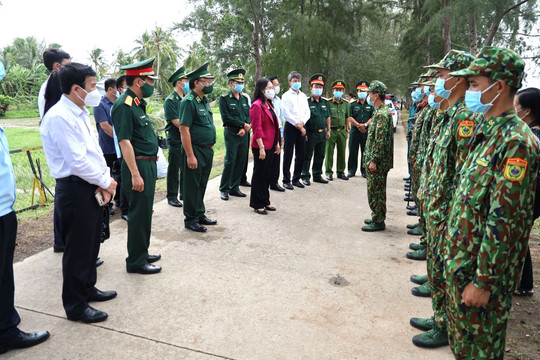 Phó Chủ tịch nước thăm lực lượng chống dịch trên biên giới Tây Nam tỉnh Kiên Giang