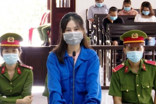 Bảo mẫu đánh bé trai 2 tuổi tử vong vì ăn cơm chậm
