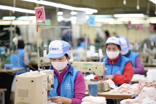 TP.HCM: Phát hiện 1 ca nghi nhiễm COVID-19, Công ty Pouyuen cho công nhân tạm nghỉ việc