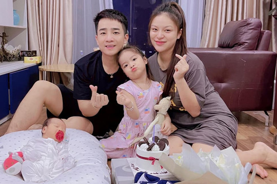 Diễn viên Đỗ Duy Nam mừng sinh nhật tại gia, bất ngờ nhất là nhan sắc của bà xã hot girl sau hơn một tuần sinh nở