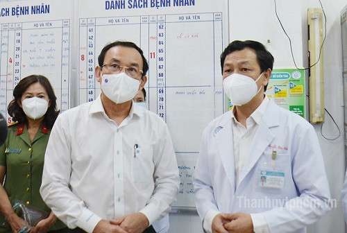 Bí thư Thành ủy TPHCM tin tưởng Bệnh viện Chợ Rẫy sẽ điều trị tốt cho bệnh nhân COVID-19 nặng