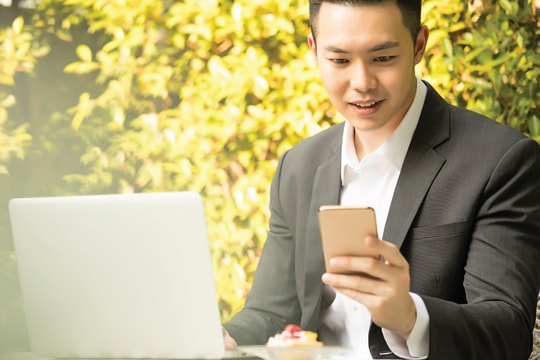 Cài App dễ dàng, khách hàng doanh nghiệp nhận muôn vàn ưu đãi từ Bac A Bank