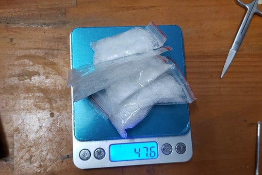 Nổ súng khống chế nhóm đối tượng mua bán ma túy sử dụng hung khí chống trả lực lượng Công an
