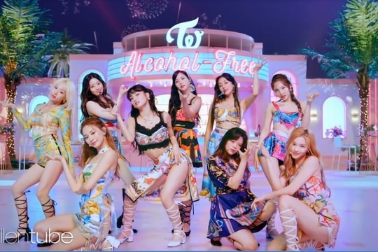 Ca khúc mới của TWICE gây bùng nổ MXH vì visual của 9 thành viên