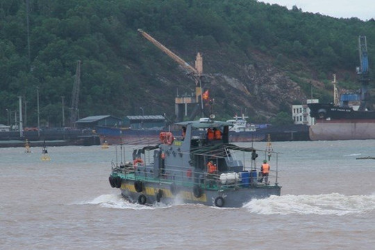 Thanh Hóa: Cứu được ngư dân thứ hai bị trôi dạt trên biển do bão số 2 