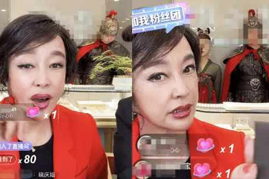 Lưu Hiểu Khánh livestream bán hàng ở tuổi 65, đã trang điểm kỹ nhưng gương mặt kỳ lạ khó nhận ra, cư dân mạng: 'Thời gian thật tàn nhẫn'