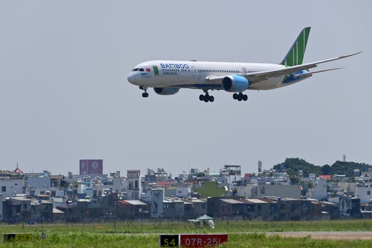 Chuyến bay đặc biệt của Bamboo Airways đón những “chiến binh sao vàng” của Đội tuyển Việt Nam về nước