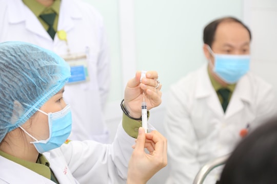 Bộ Y tế phân bổ gần 1 triệu liều vắc xin Covid-19, ưu tiên TP.HCM