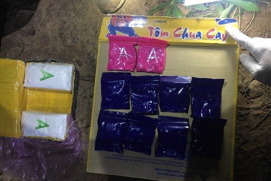 Quảng Trị: Bắt đối tượng người nước ngoài vượt biên vận chuyển 6.000 viên ma túy