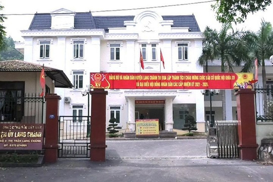 Cách tất cả các chức vụ trong Đảng đối với Chủ nhiệm UBKT Huyện ủy Lang Chánh
