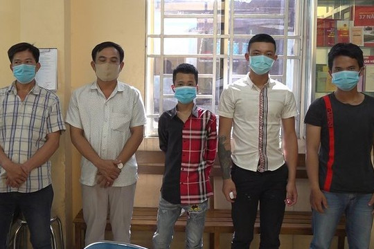 Bắt giữ băng nhóm chuyên dùng hung khí chém người đi đường cướp tài sản