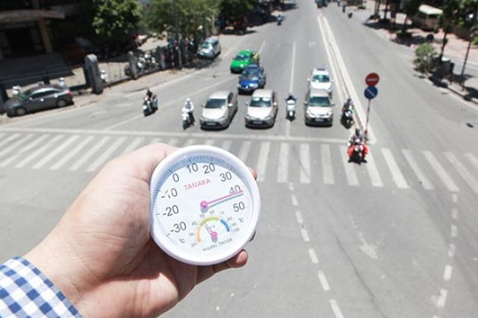 Bắc Bộ ngày nắng nóng, chiều tối có mưa dông ở vùng núi