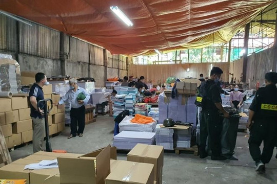 Triệt phá đường dây sản xuất sách lậu cực lớn bằng thủ đoạn tinh vi