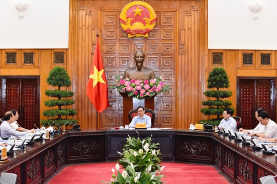 Xây dựng lực lượng cán bộ ngoại giao bản lĩnh, sáng tạo, chủ động thích ứng với tình hình