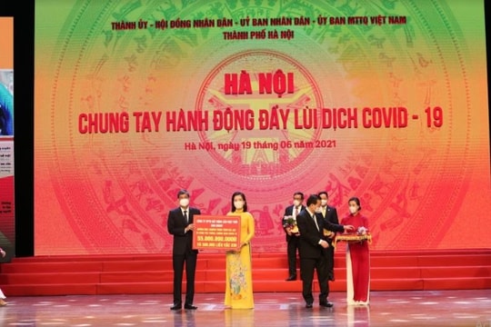 Tập đoàn Sun Group ủng hộ thành phố Hà Nội 55 tỷ đồng mua vắc-xin phòng chống Covid-19
