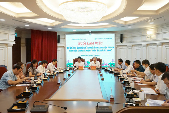 Lãnh đạo TANDTC làm việc với lãnh đạo Bộ Thông tin và Truyền thông