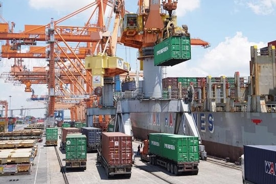 Việt Nam nhập siêu 1,35 tỷ USD trong nửa đầu tháng 6