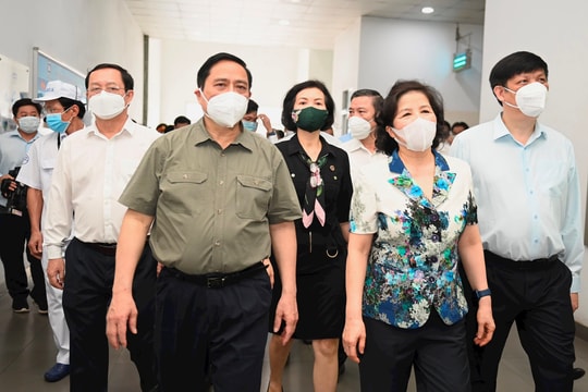 Thủ tướng Chính phủ đánh giá Vinamilk là đơn vị điển hình về kinh tế tuần hoàn, sản xuất tốt, chống dịch chủ động