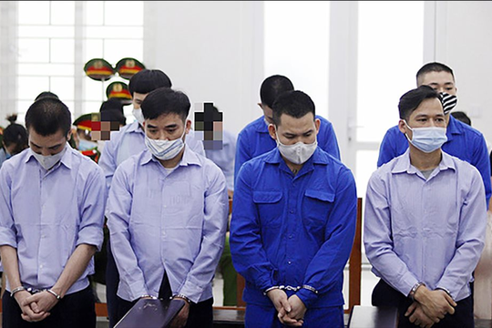 Quang "Ram bo" lĩnh án 8 năm tù vì cưỡng đoạt tài sản