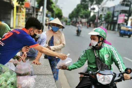 Gói hỗ trợ 26.000 tỷ: Chạy xe ôm, lái xe ba gác, bán vé số dạo… được hỗ trợ bao nhiêu tiền?