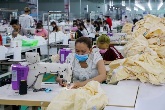 Dồi dào đơn hàng nhưng dệt may vẫn đối mặt nhiều rủi ro