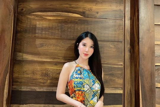 Hot girl 9X Nguyễn Hoàng Xuân Nhung chia sẻ cách kiếm thu nhập khủng nhờ livestream