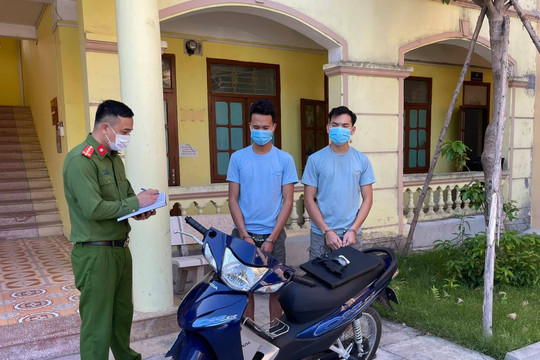 Bắt giữ 2 đối tượng chuyên cướp giật trên xa lộ
