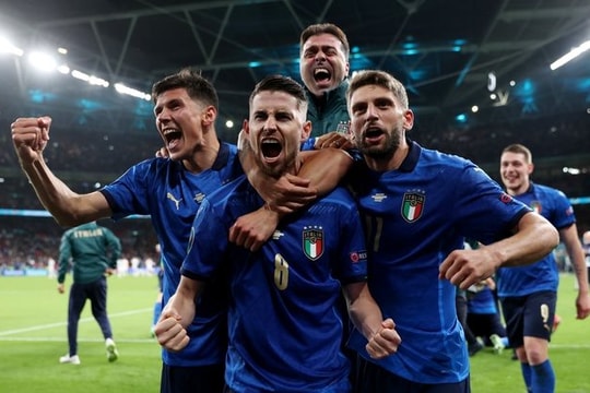 Italy lần thứ 4 giành vé vào chung kết Euro nhờ chiến thắng sau loạt sút luân lưu