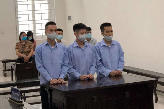 "Đại ca" đất Cảng cùng đàn em bắt người ra nghĩa trang đánh đập để đòi tiền