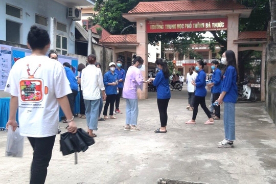 Thanh Hóa : 1 thí sinh bị đình chỉ do mang điện thoại vào phòng thi môn Ngữ Văn
