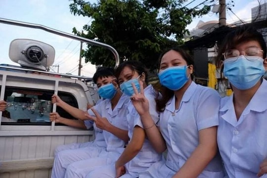 Ngành Y tế: Ngọn hải đăng trong bão Covid-19