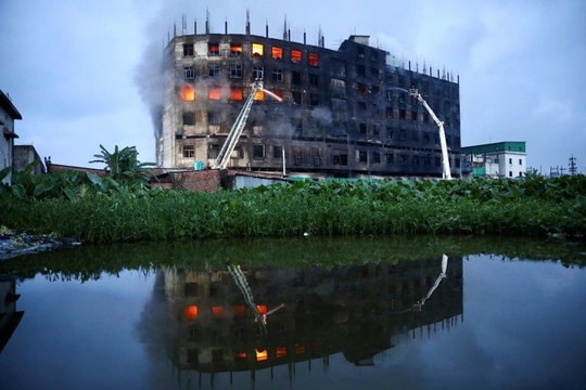 Cháy nhà máy ở Bangladesh: 33 người thương vong