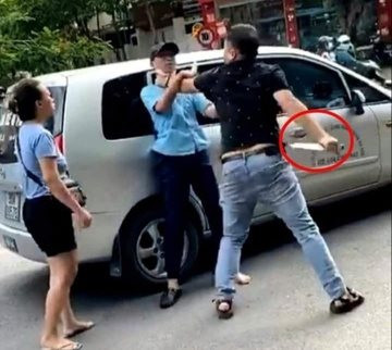 Danh tính người đàn ông bóp cổ phụ xe buýt ở Hà Nội