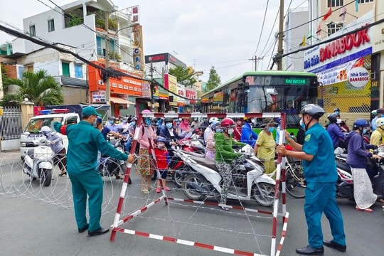 Phát hiện 23 ca dương tính nCoV, TP Thủ Đức phong tỏa khu phố có 13.000 nhân khẩu