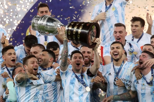 Messi và các đồng đội ĐT Argentina giành ngôi vô địch Copa America 2021