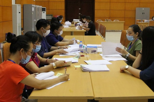 Hà Nội huy động gần 800 giáo viên chấm bài thi tốt nghiệp THPT năm 2021