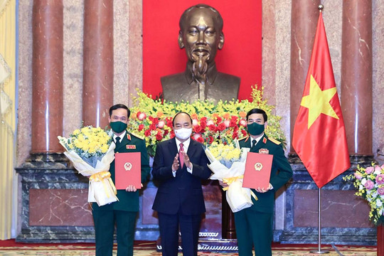 Thăng quân hàm Đại tướng cho Bộ trưởng, Thượng tướng cho một Thứ trưởng Bộ Quốc phòng