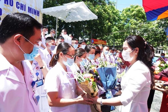 Quảng Ninh: 70 y, bác sĩ lên đường chi viện cho TP Hồ Chí Minh