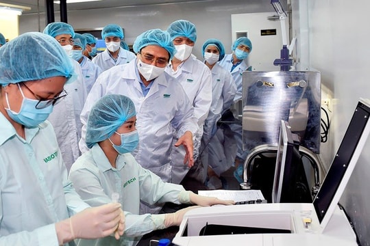 Thủ tướng: Thúc đẩy tiến độ sử dụng vaccine sản xuất trong nước sớm nhất có thể