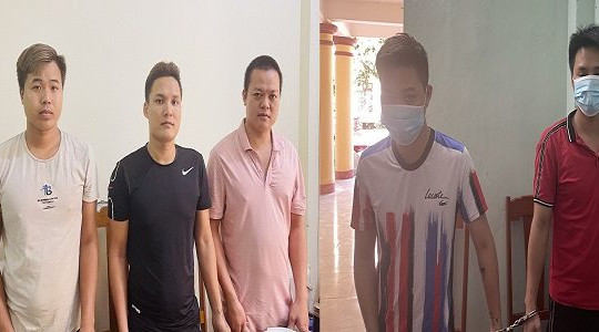 Bắt 5 đối tượng cầm đầu các đường dây cá độ bóng đá qua mạng
