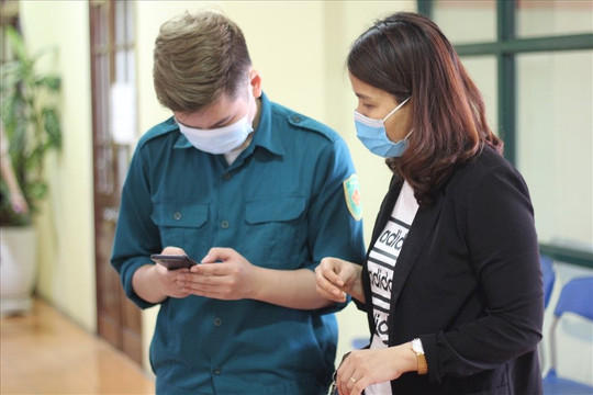 Hà Nội: Đẩy mạnh việc quét mã QR để quản lý thông tin người ra vào cơ quan, đơn vị