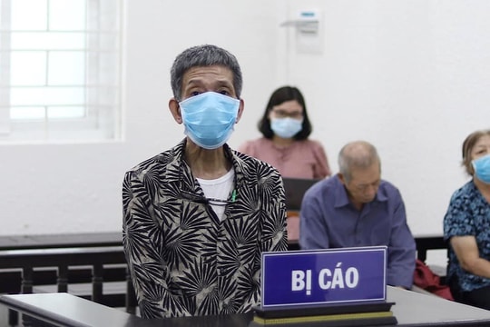 Mâu thuẫn việc mua rượu, con trai dùng dao đâm vào ngực bố