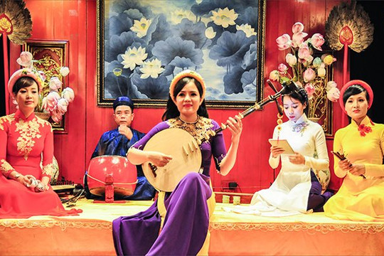 Phát huy ca Huế thành sản phẩm văn hóa du lịch đặc sắc