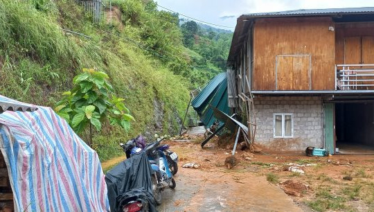 Sạt lở vì mưa lớn ở Hà Giang: 1 người tử vong