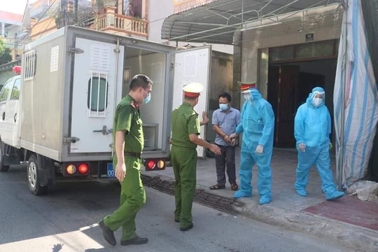 Nam Định: Khởi tố chủ nhà xe đưa khách vi phạm quy định về an toàn ở nơi đông người