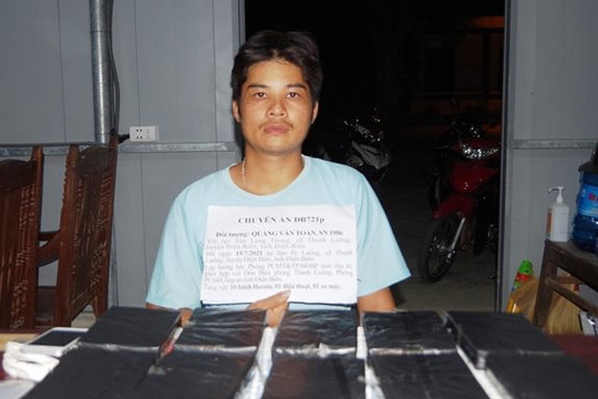 Bắt quả tang đối tượng vận chuyển 10 bánh heroin tại Điện Biên